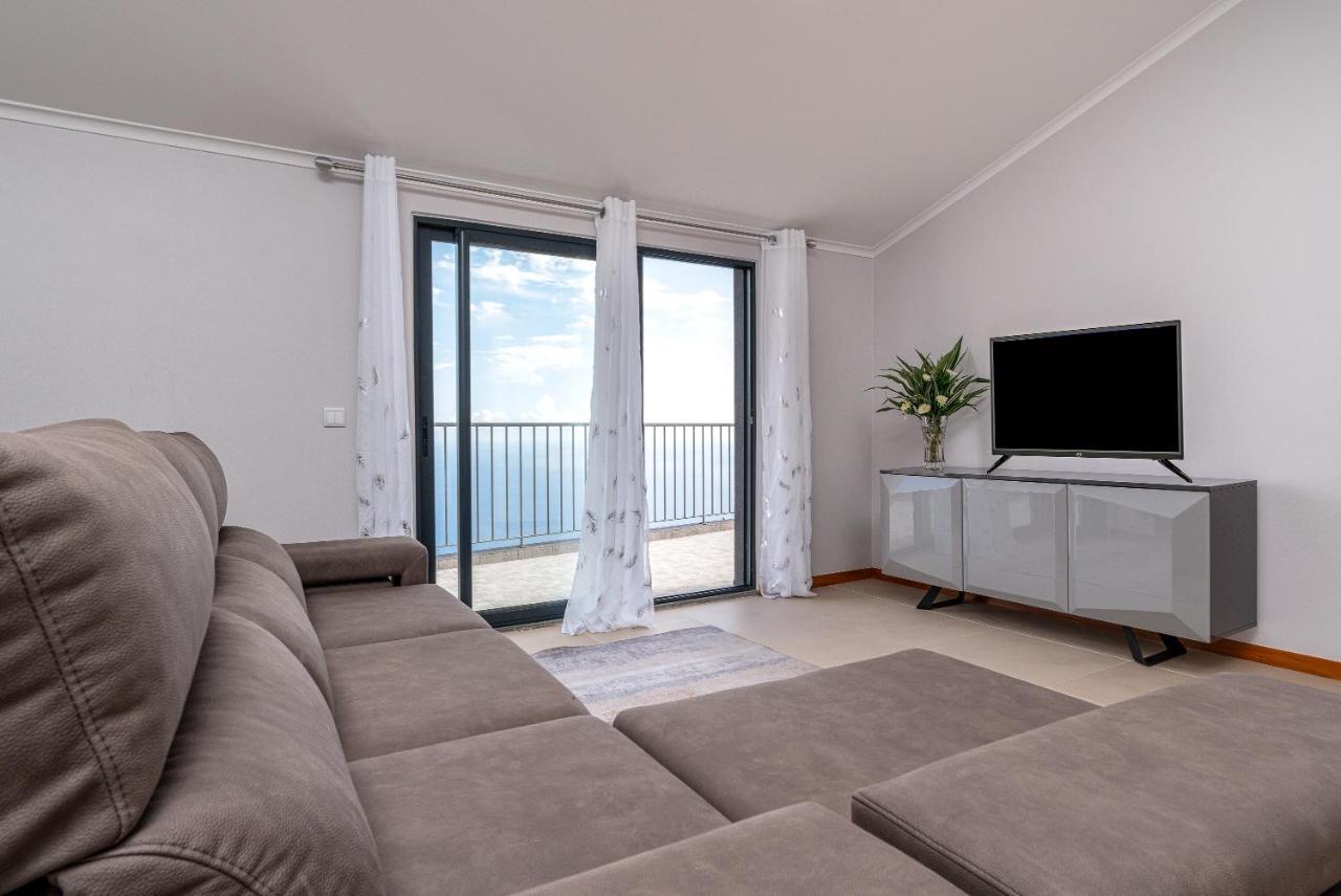 Casa Raimunda, Big Apartment With Amazing Views Arco da Calheta  Luaran gambar
