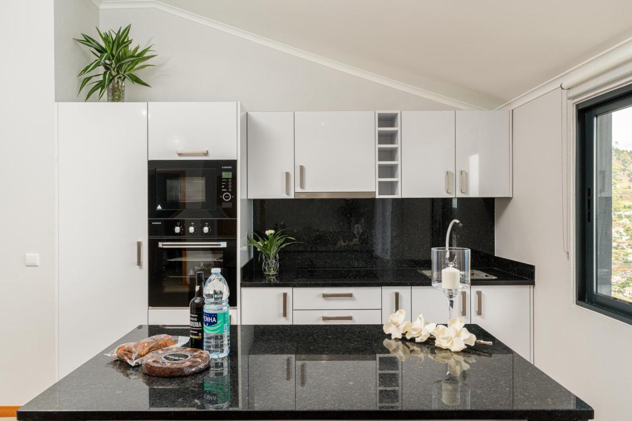 Casa Raimunda, Big Apartment With Amazing Views Arco da Calheta  Luaran gambar